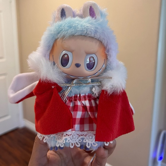 La Bubu Bunny Collectible – Red Cape Chic Outfit Premium Style 🌟 - Picture 1 of 9